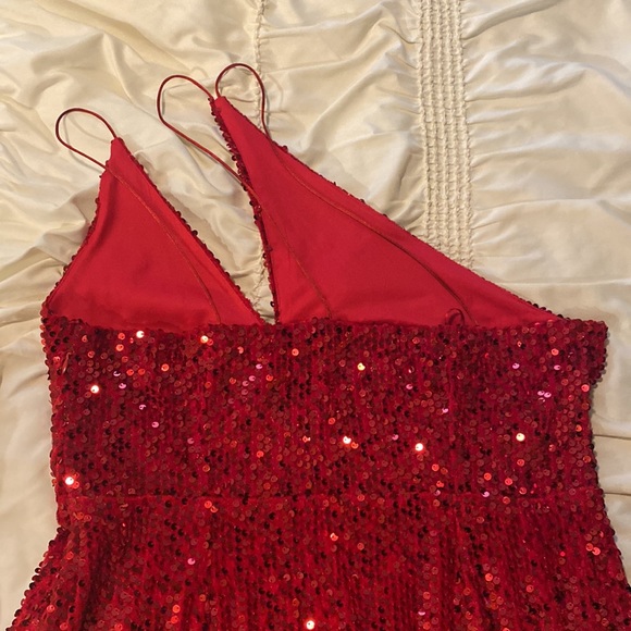 NWT Zara Red Sequin & Velvet One Shoulder Body Con Dress - Picture 4 of 14